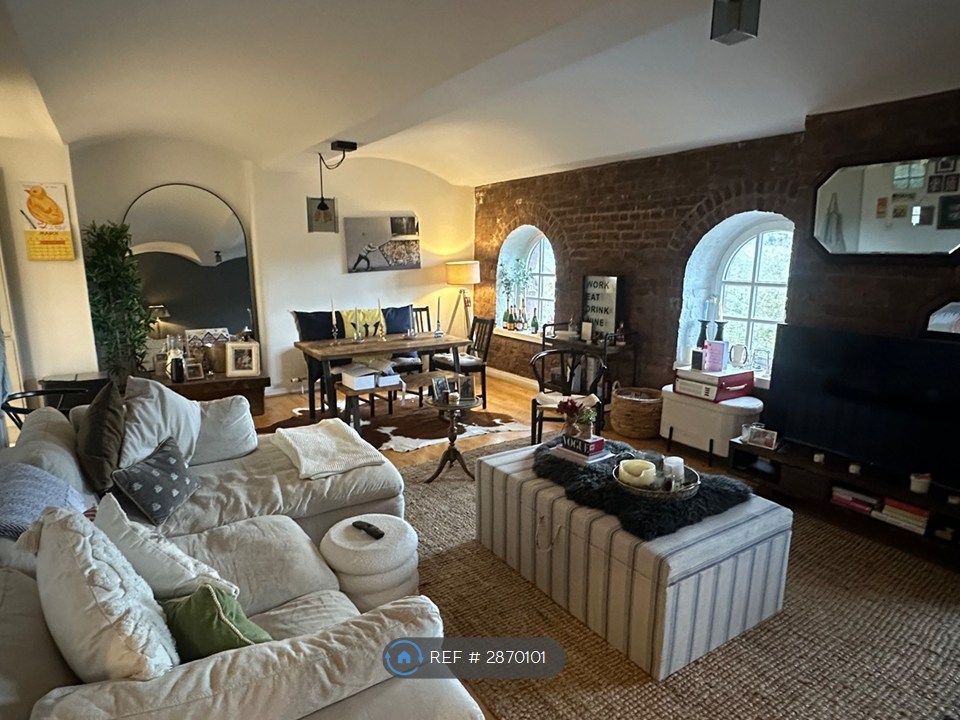 Property photo 3 of 13 Living Room