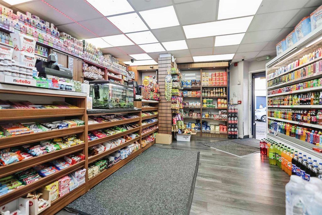 Property photo 3 of 17