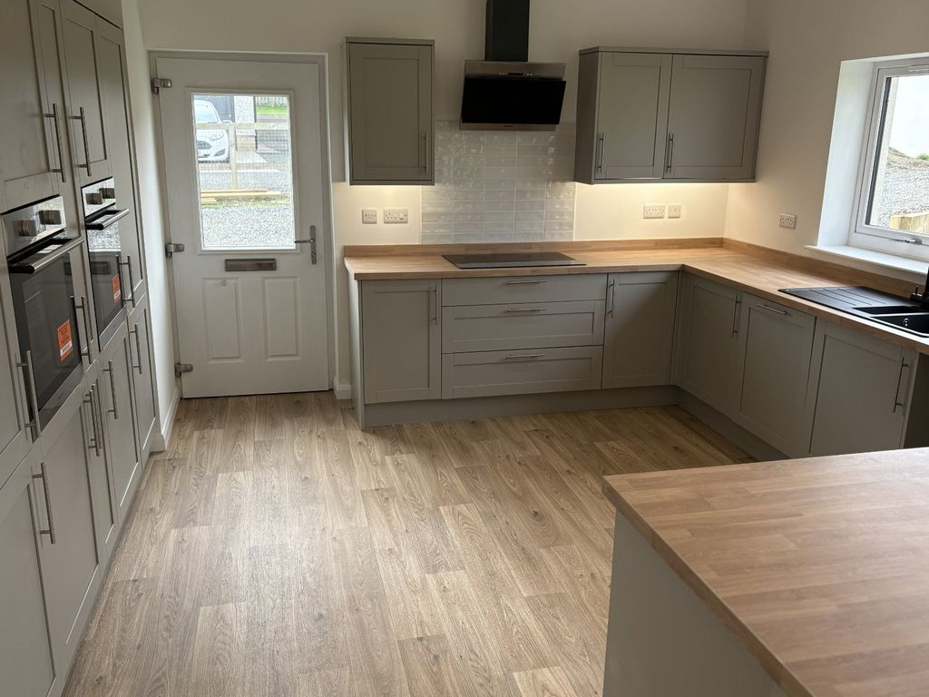 Property photo 3 of 29 Picture No. 28