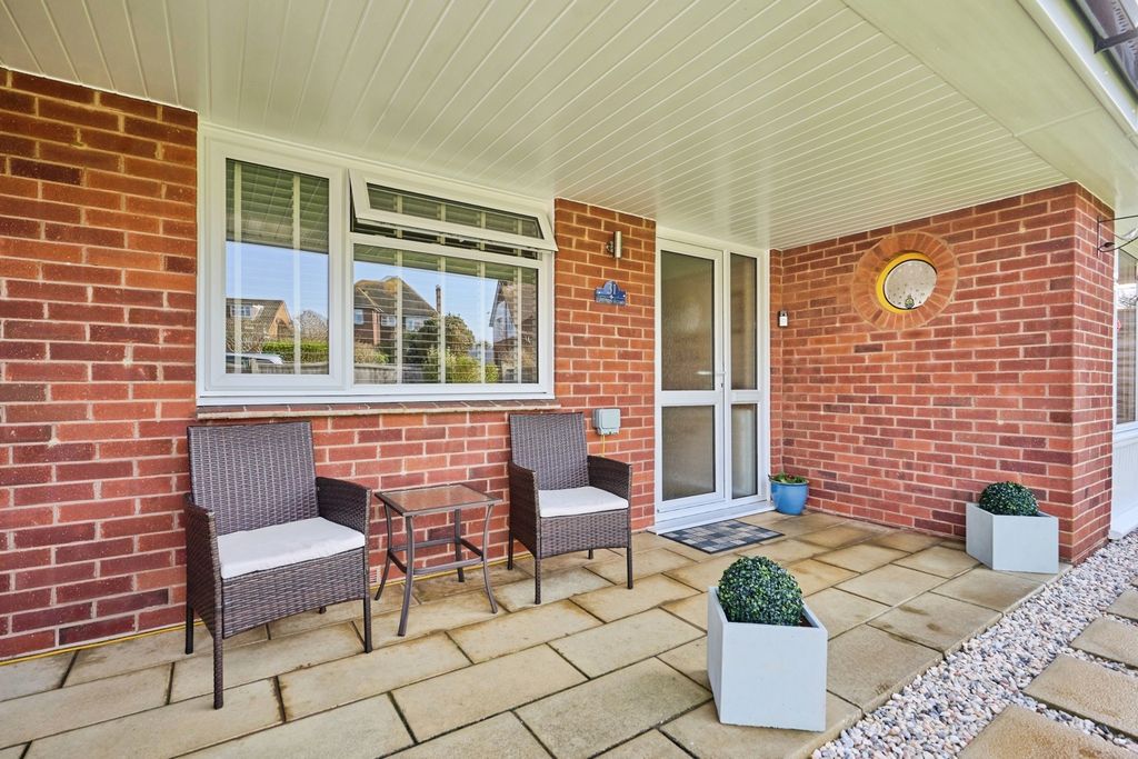 Property photo 2 of 17 Veranda