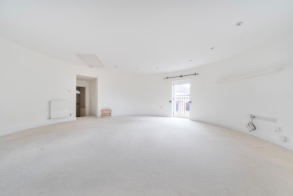 Property photo 3 of 15 1459642-15-6A0d82F622d5B.Jpg