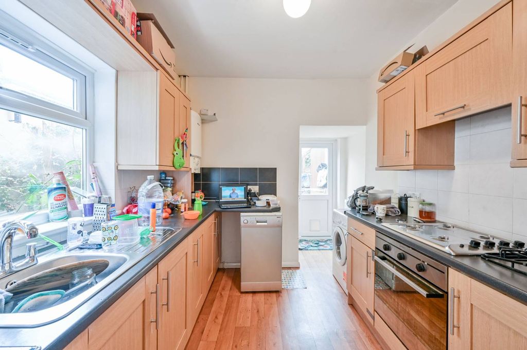 Property photo 3 of 7