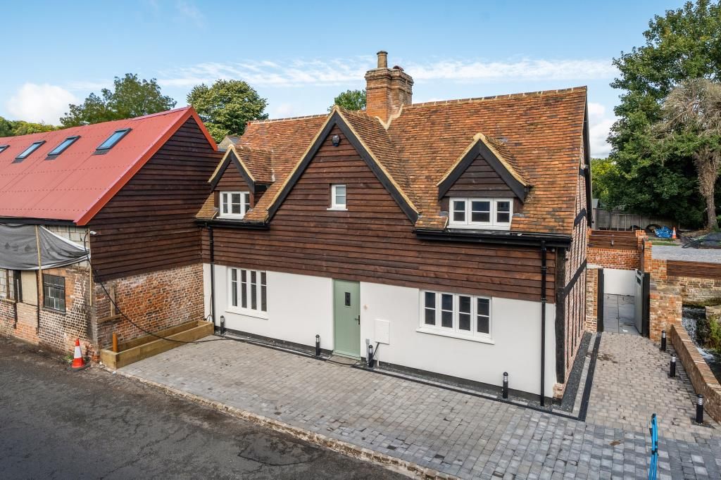 Property photo 1 of 22 Front Aspect