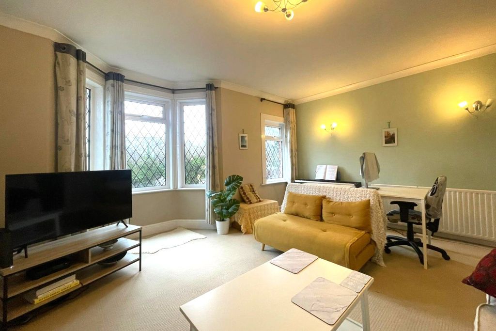 Property photo 2 of 11 Picture No. 37