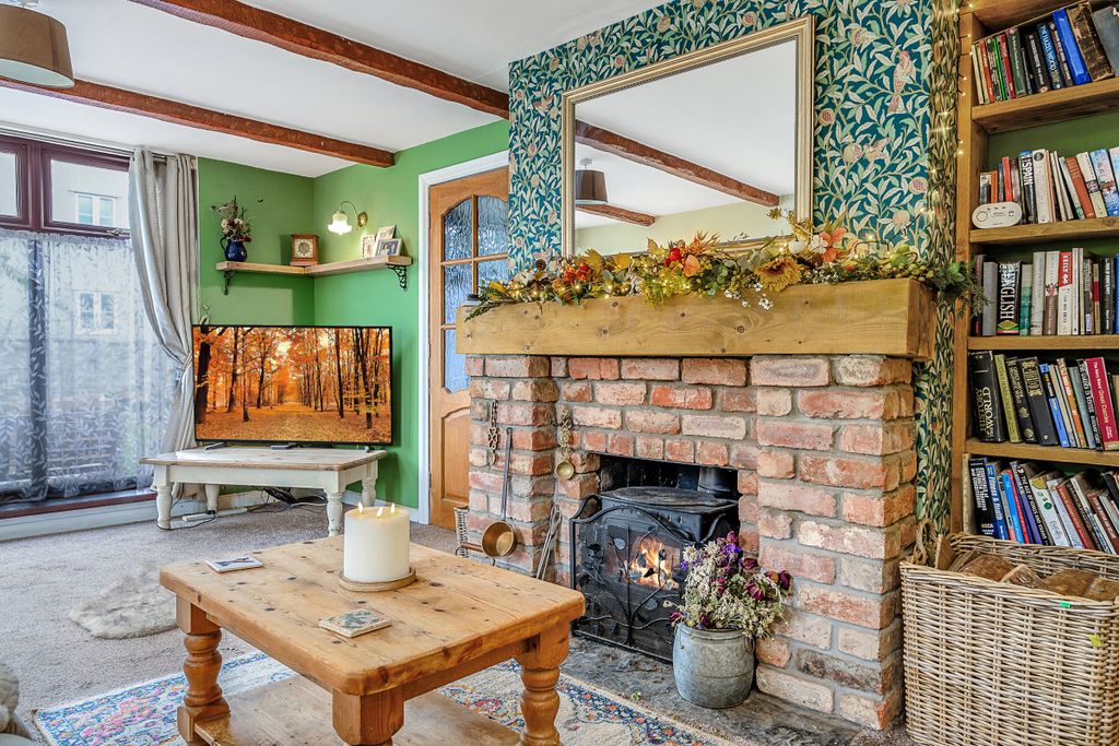 Property photo 3 of 17 Moorcroft-22