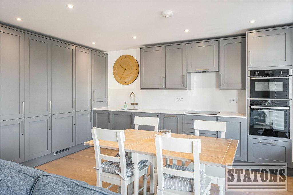 Property photo 3 of 18 Picture No. 04