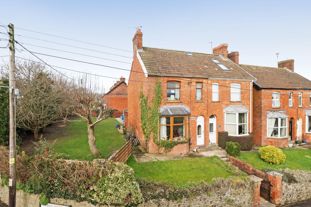 Property photo 1 of 17 Front (Exterior)