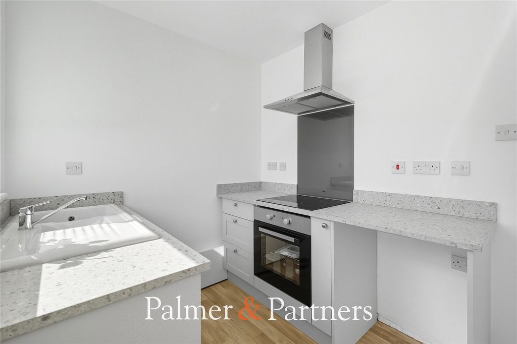 Property photo 2 of 19 Picture No. 05