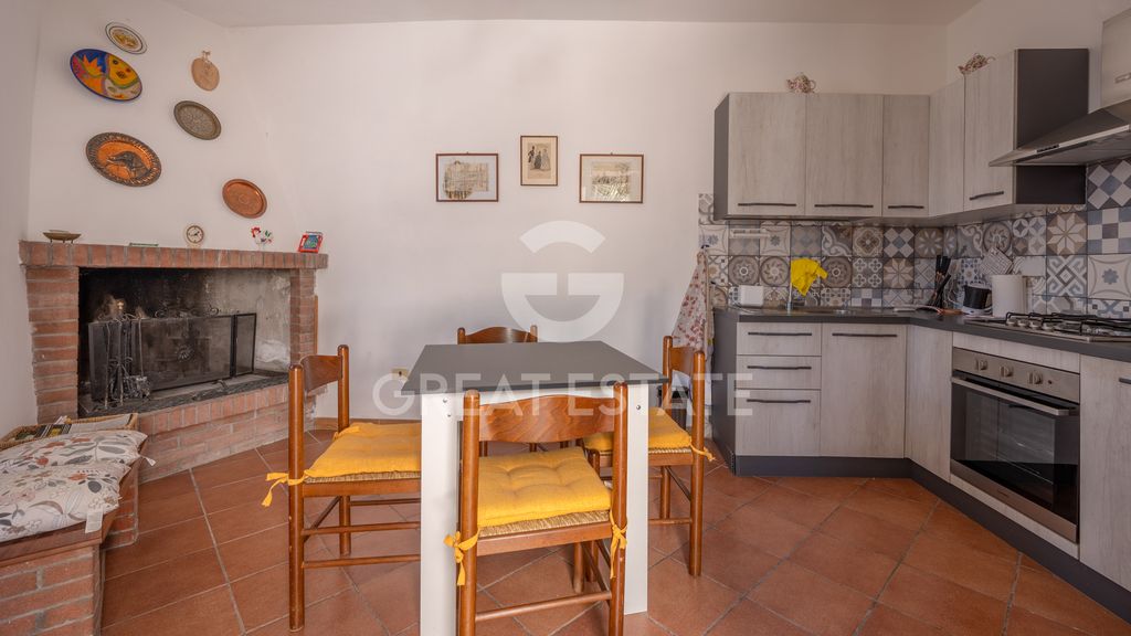Property photo 2 of 33 Interiors