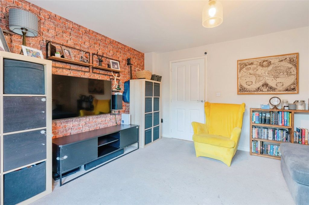 Property photo 2 of 17 Picture No. 03