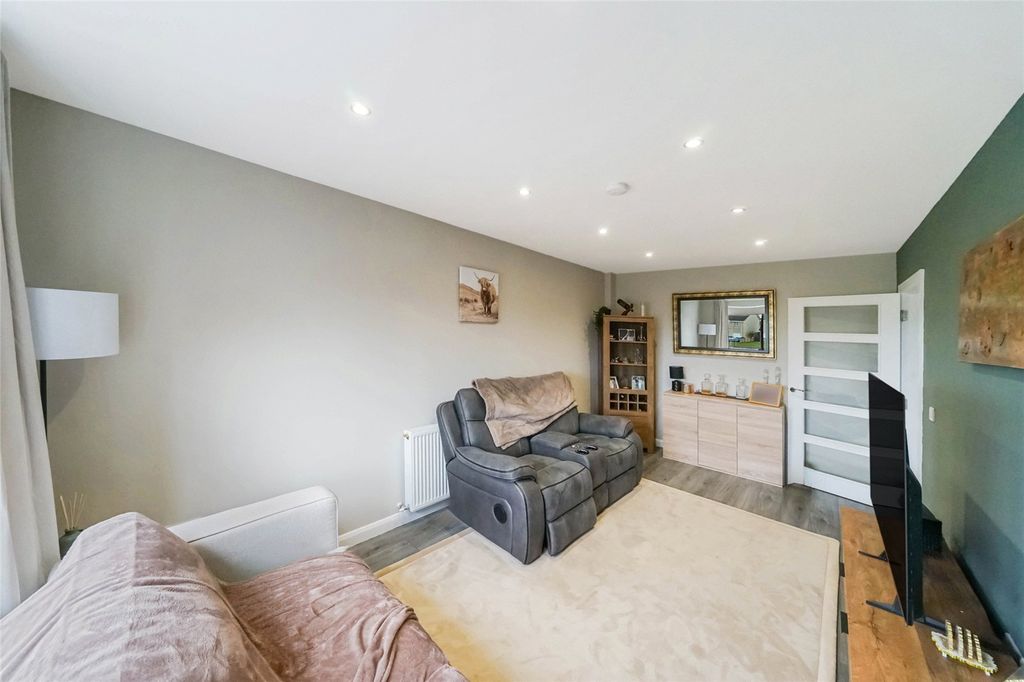 Property photo 3 of 21 Picture No. 10