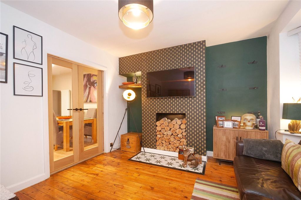 Property photo 2 of 16 Picture No. 17