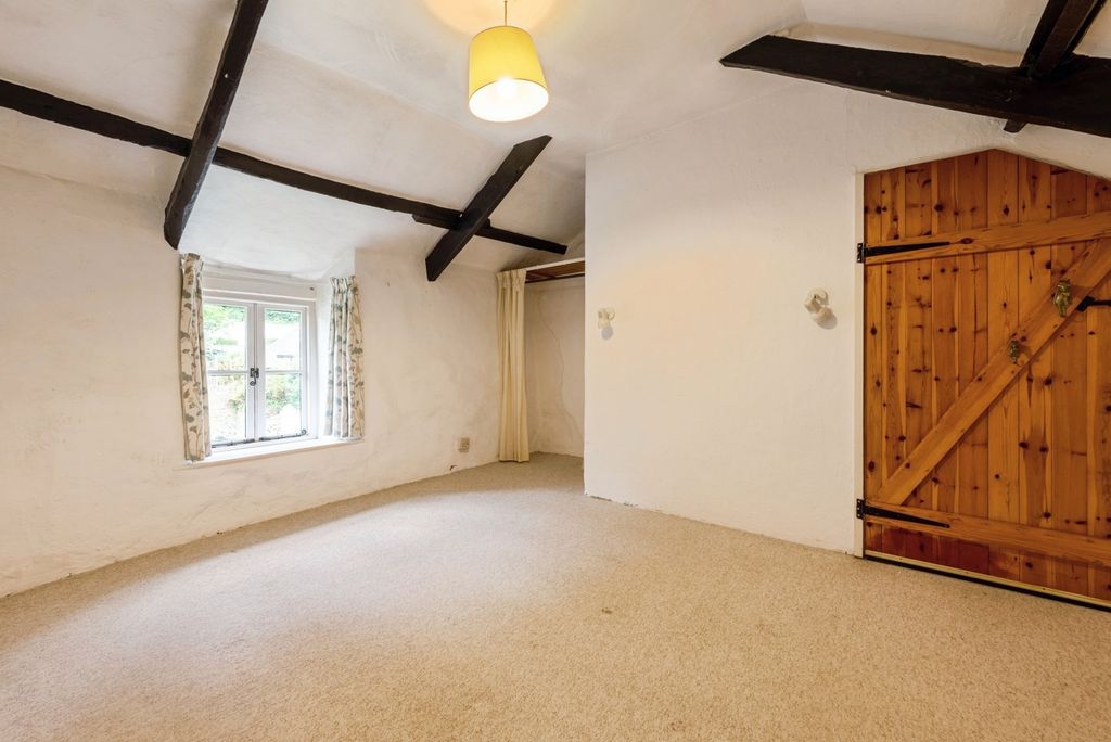Property photo 3 of 16 Photo