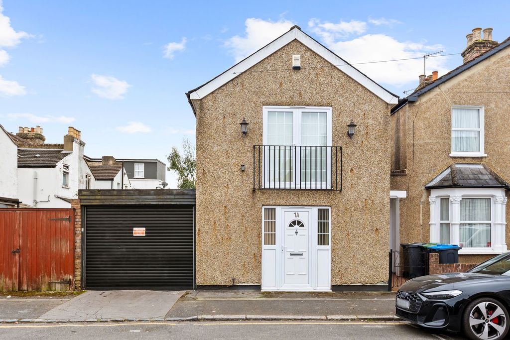 Property photo 1 of 11