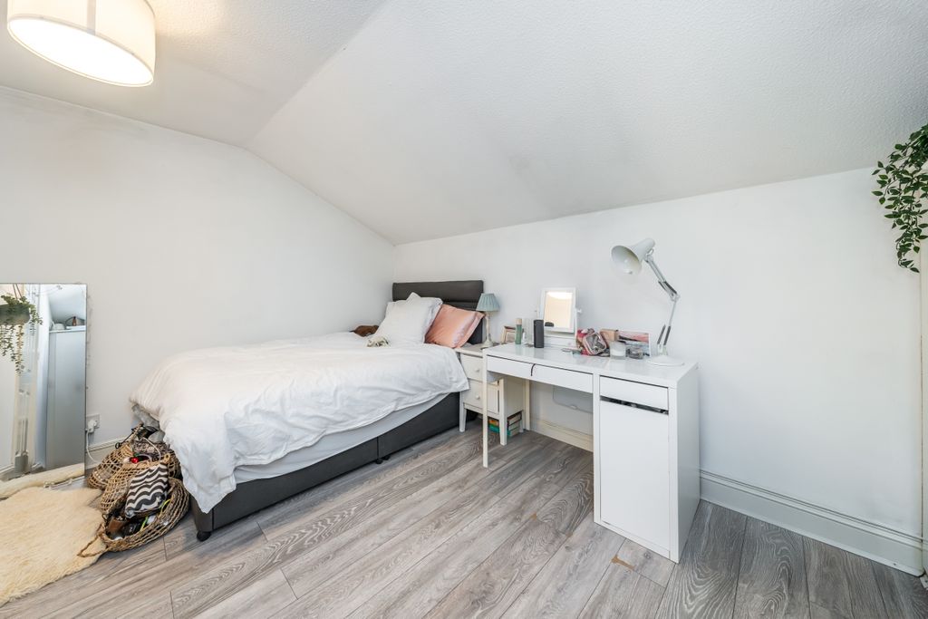 Property photo 2 of 16 Flat-8-42-Altenbu...