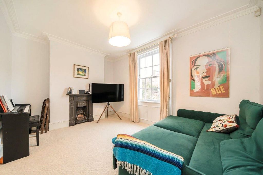 Property photo 2 of 8 Reception