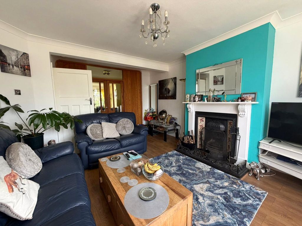 Property photo 2 of 18 Picture No. 12