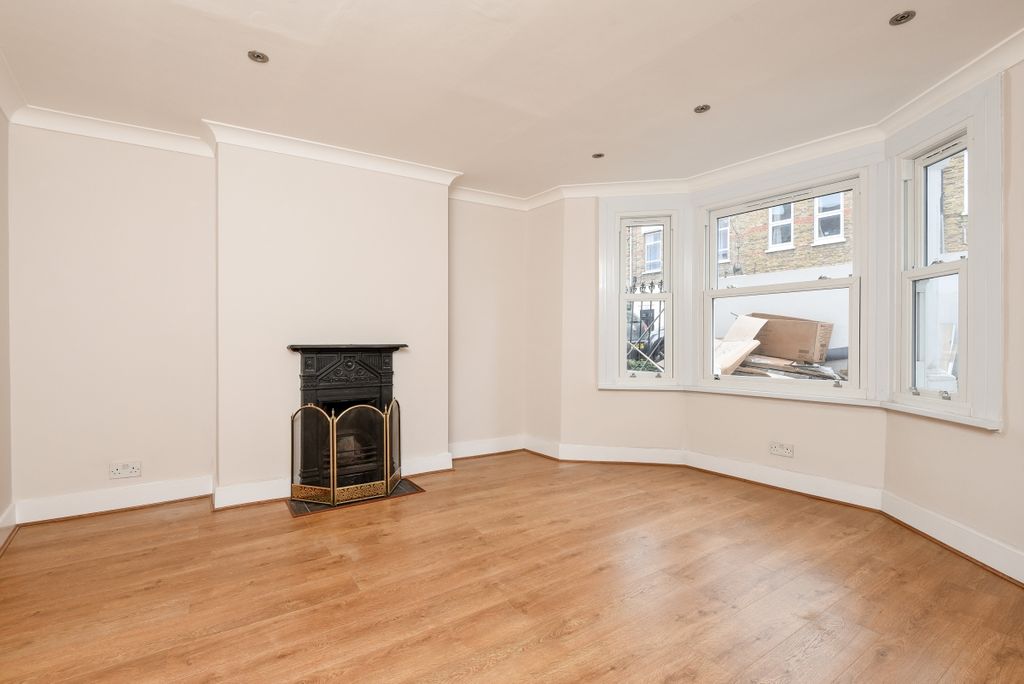 Property photo 2 of 6 165450 (2)