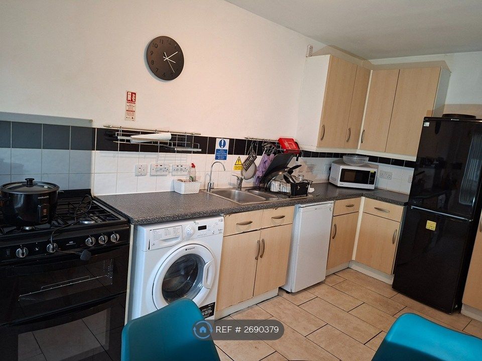 Property photo 3 of 12