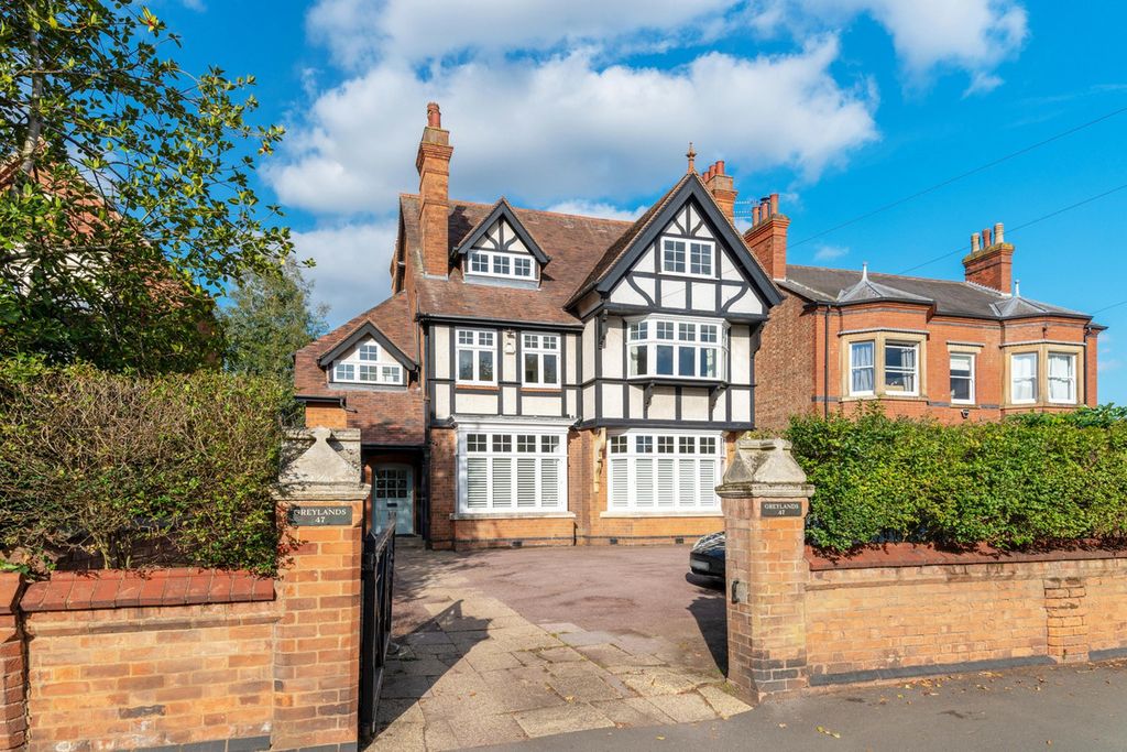 Property photo 1 of 29