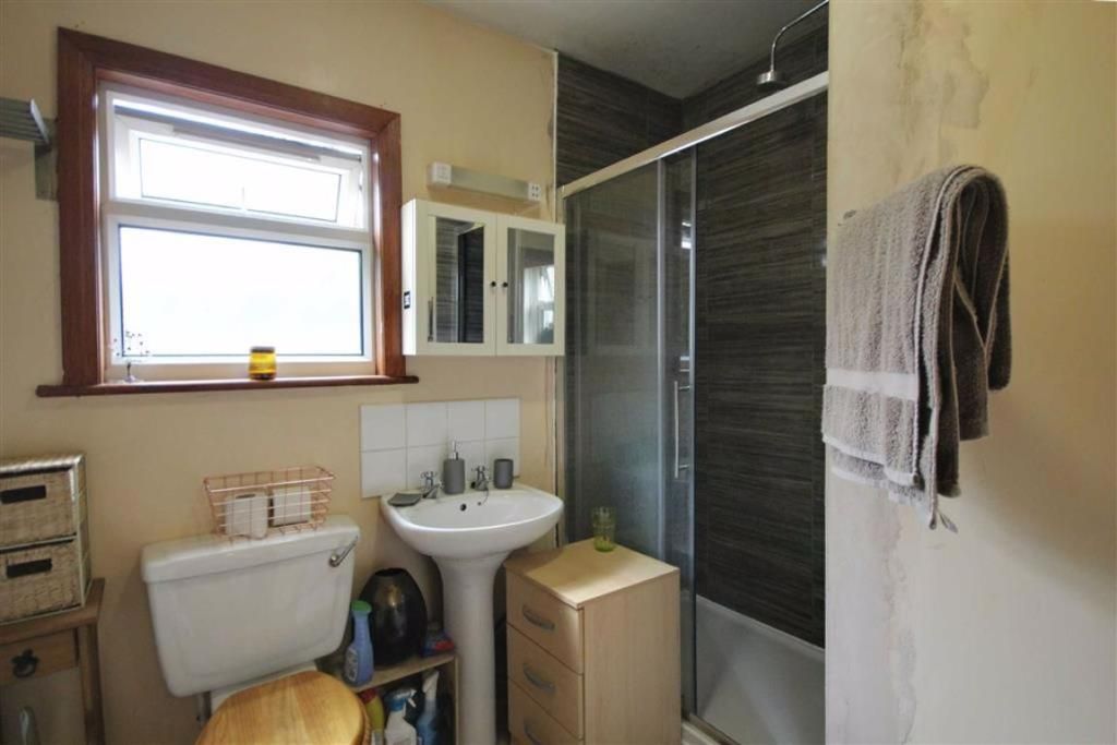 Property photo 3 of 6 Bathroom