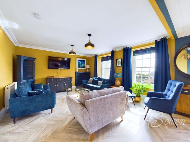 Property photo 3 of 34 Photo 8