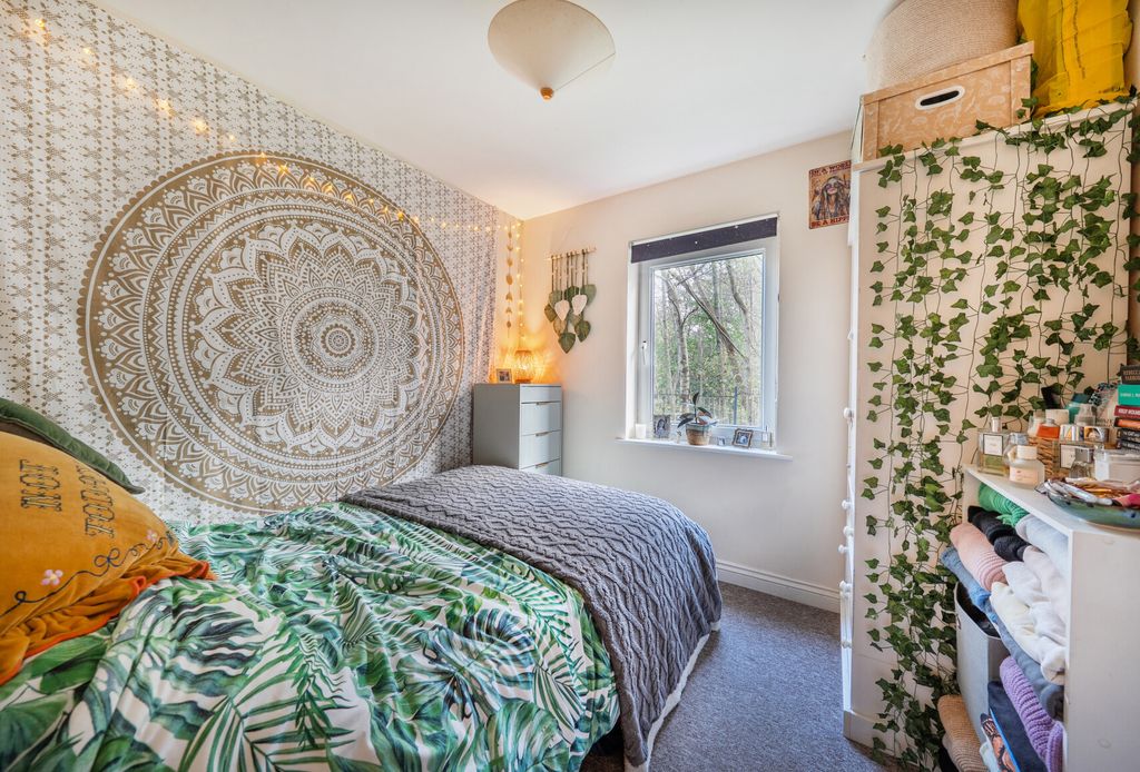 Property photo 2 of 12 1382668-11-691c7B...