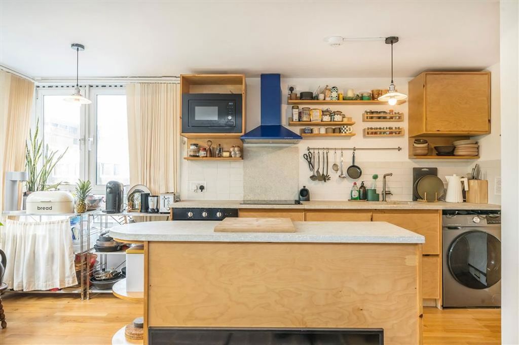 Property photo 2 of 8