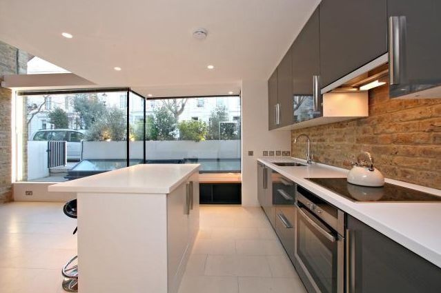 Property photo 3 of 8 Kitchen