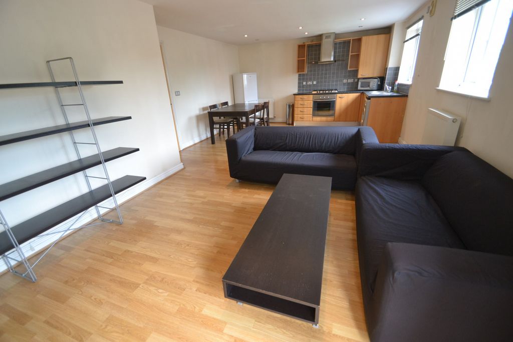 Property photo 3 of 7 Gallery