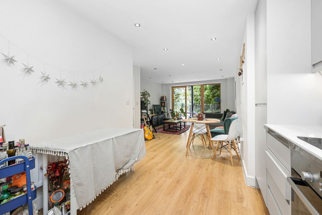Property photo 3 of 20 Gallery