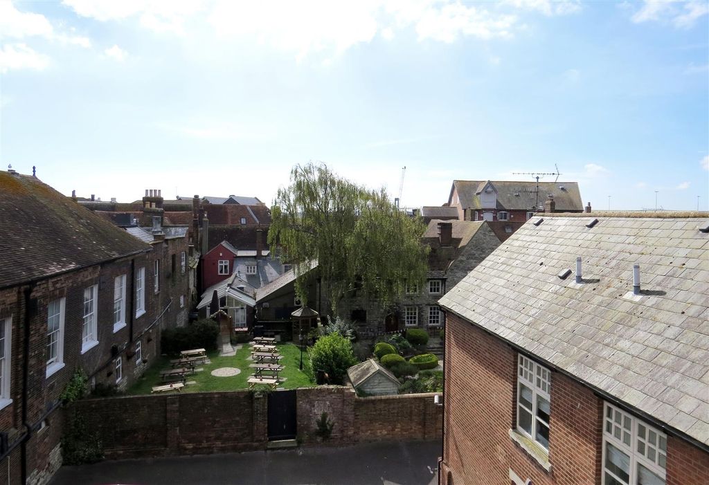 Property photo 2 of 27