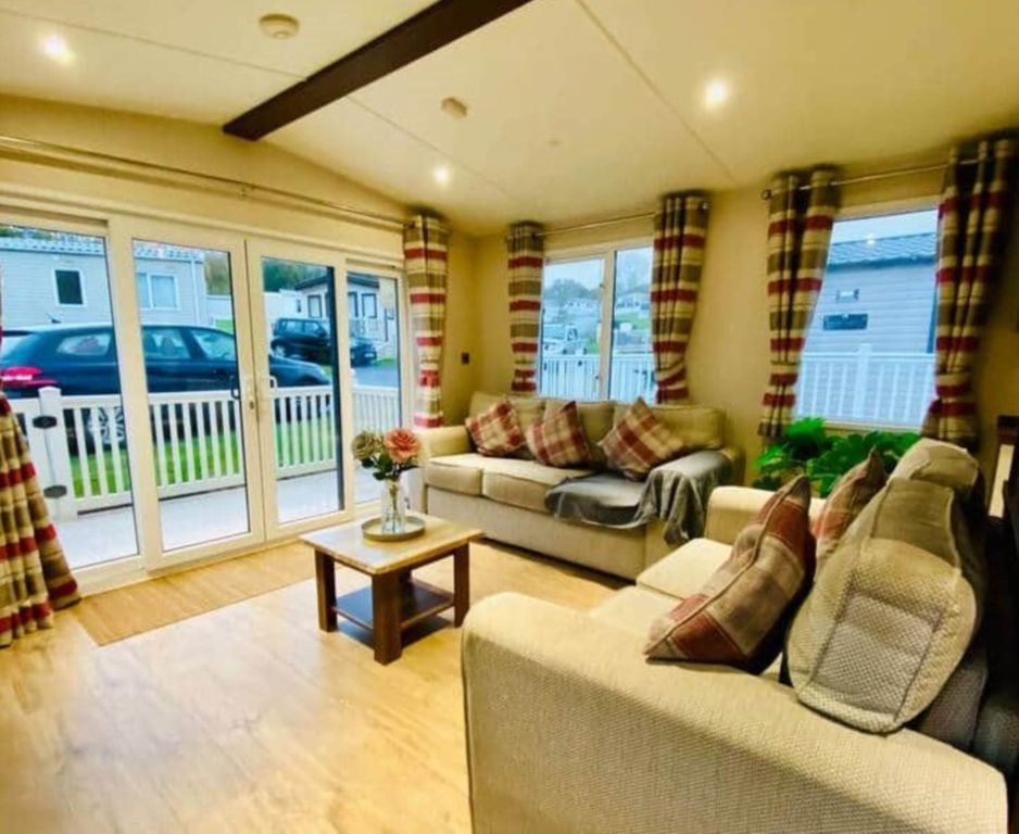 Property photo 3 of 23