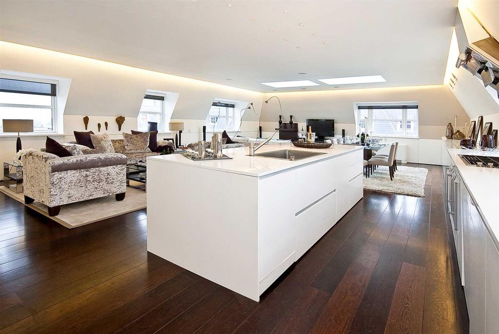 Property photo 2 of 8 Kitchen/Reception Room