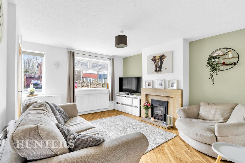 Property photo 2 of 25 Living Room