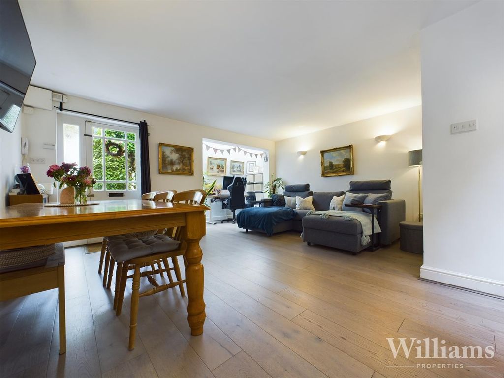 Property photo 1 of 10 Cam02861G0-Pr0184-Still009.Jpg