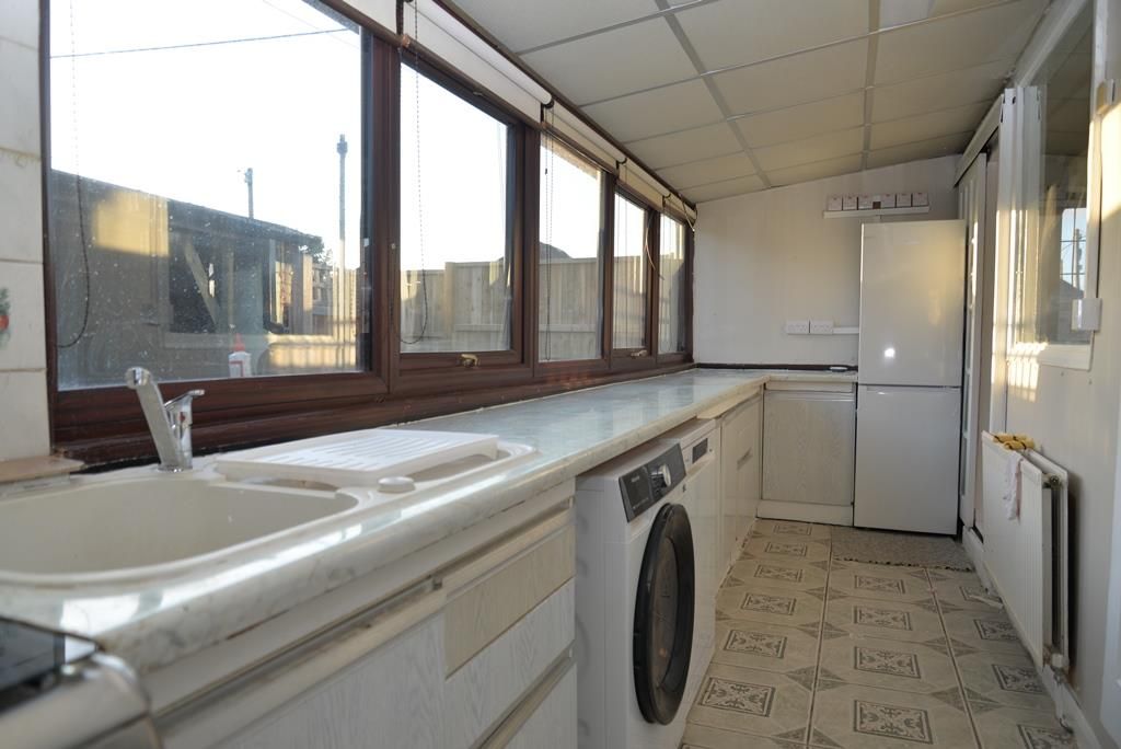 Property photo 3 of 15 19 Frederick Rd (60).Jpg