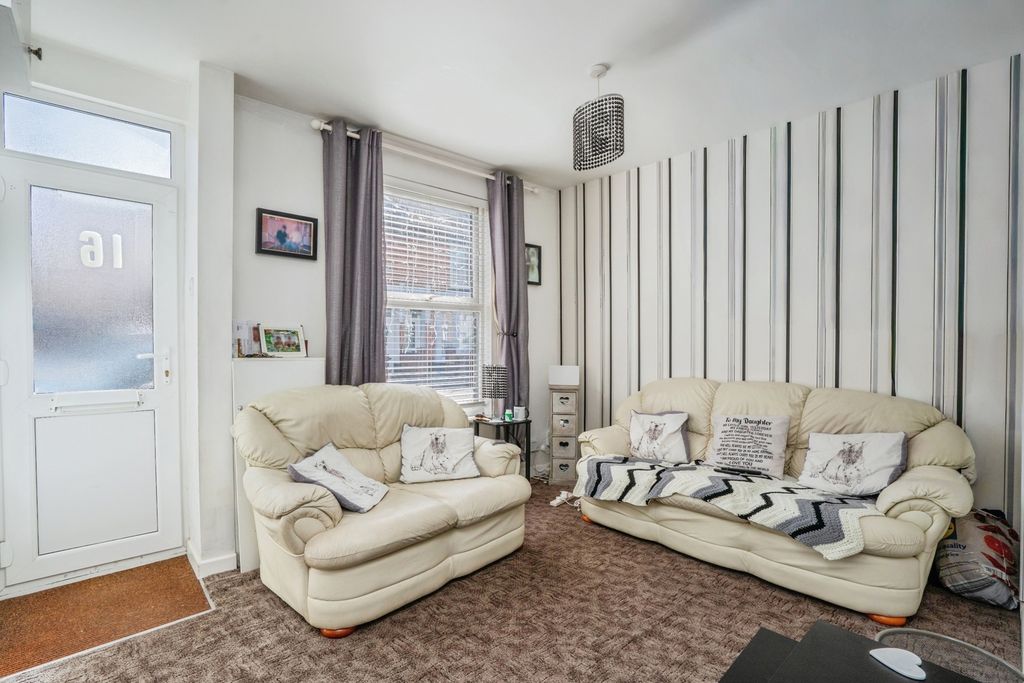 Property photo 2 of 18 Pbox-Img.Jpg