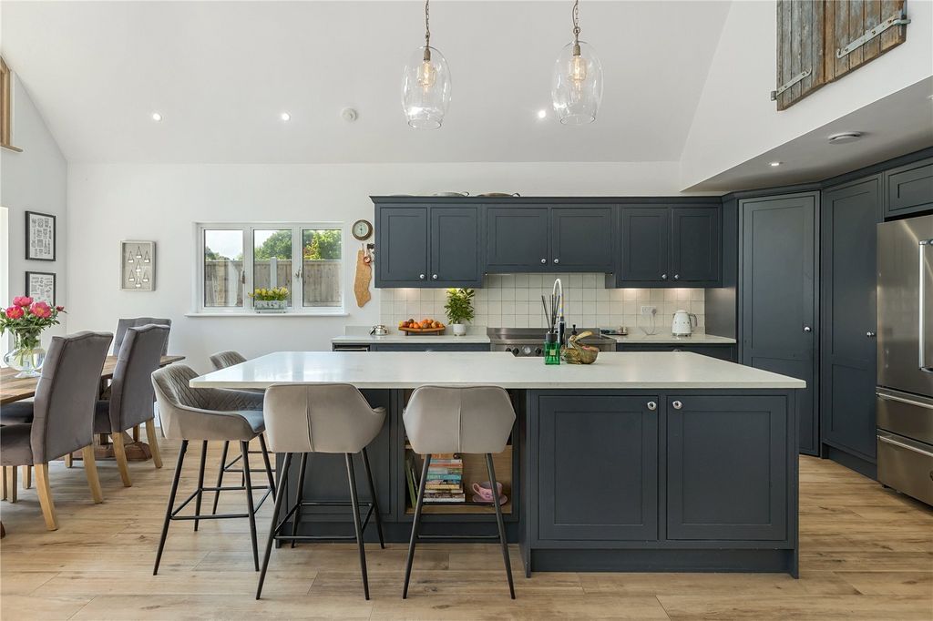 Property photo 3 of 19 Kitchen/Dining