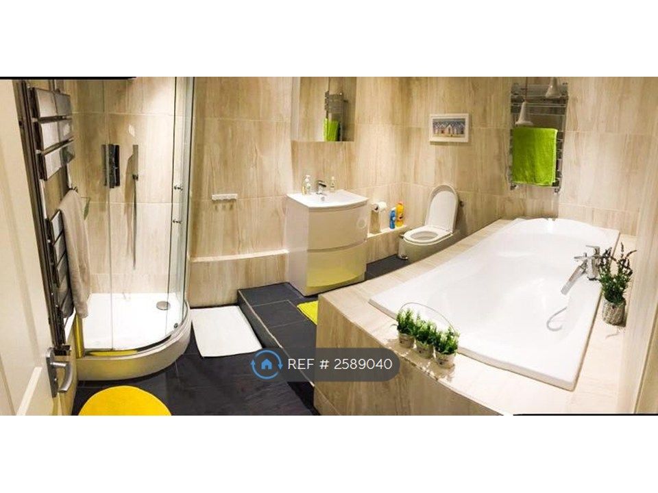 Property photo 2 of 9 Nice Bathroom For All Ground Floor