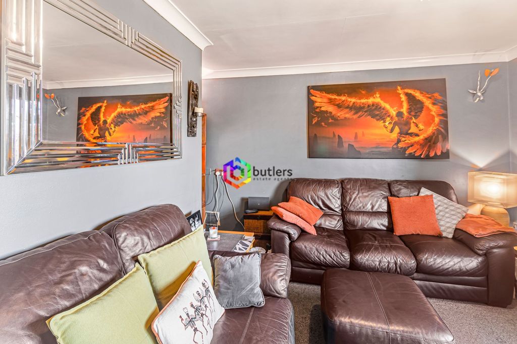 Property photo 2 of 5