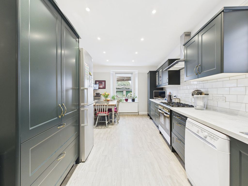 Property photo 3 of 24