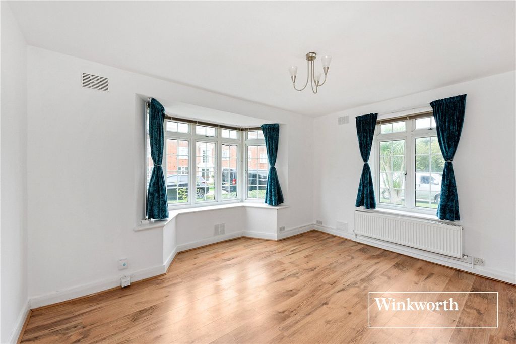 Property photo 3 of 14 Picture No. 11