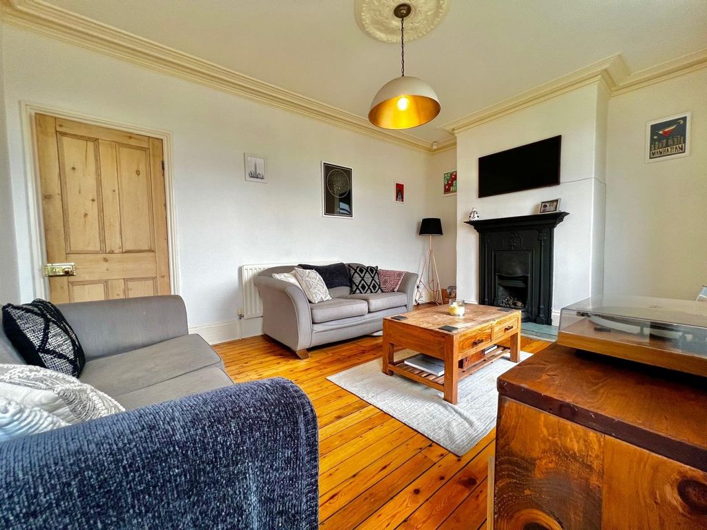 Property photo 2 of 26 Picture No. 33