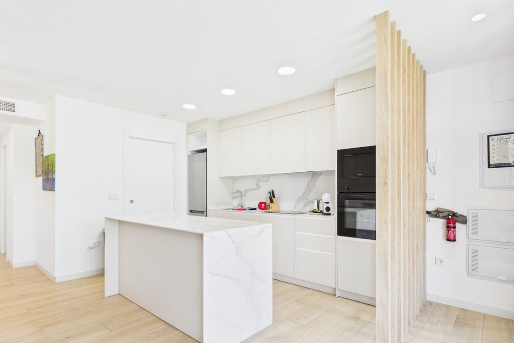 Property photo 3 of 33