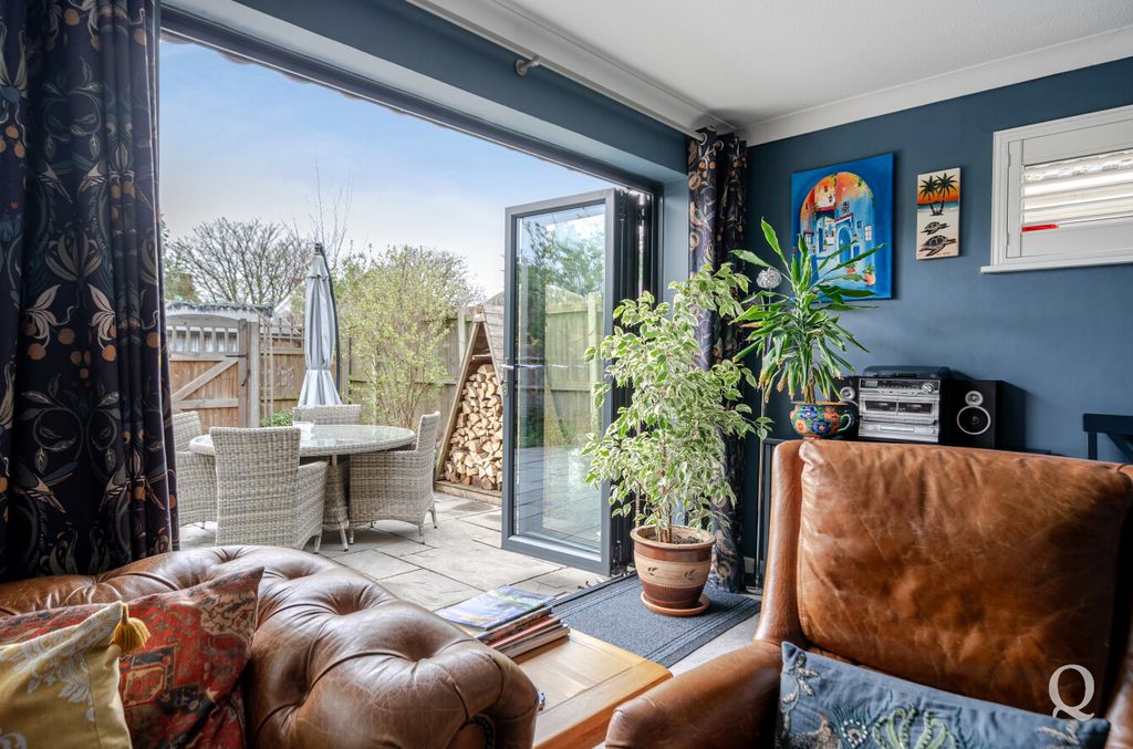 Property photo 3 of 22 664Ddb12-c6c3-4F1...