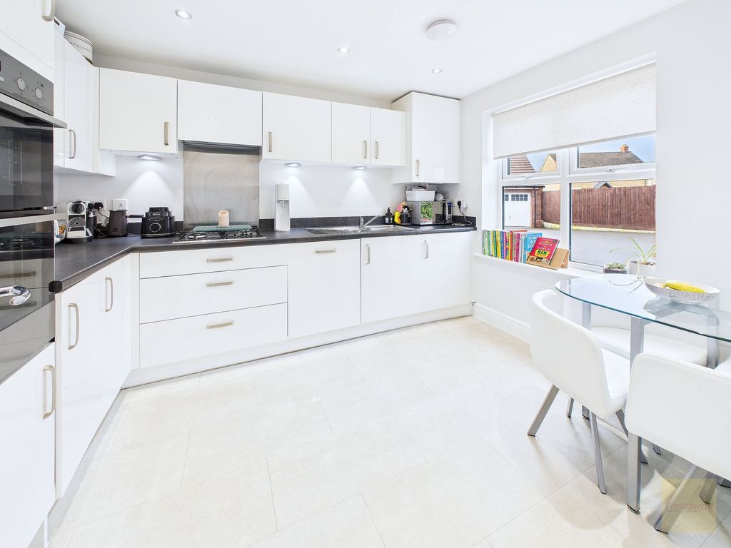 Property photo 3 of 23 Kitchen