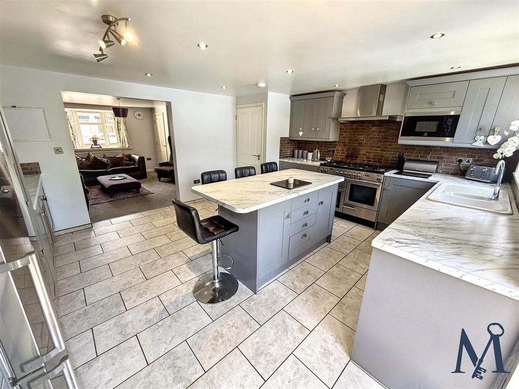 Property photo 2 of 22 Kitchen/ Diner