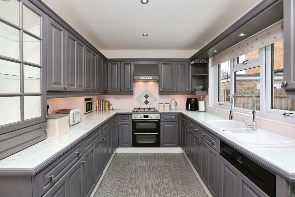 Property photo 2 of 14 Pbox-Img.Jpg