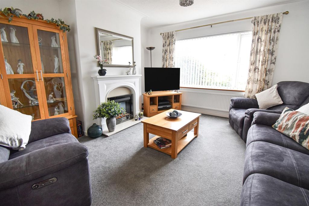 Property photo 2 of 18 Lounge Diner